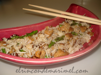 arroz thai con heura y setas shiitake