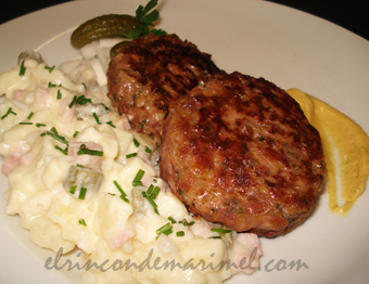 albóndigas alemanas con ensalada de patata