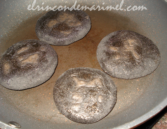 arepas con salsa de chipirón