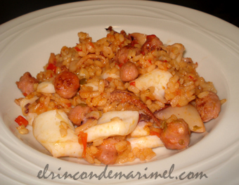 arroz al horno con calamares y butifarra