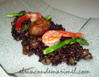 arroz venere con carabineros y esparragos verdes