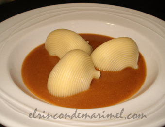 lumaconi rellenos de bacalao