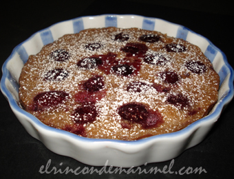 claufoutis de chocolate con cerezas