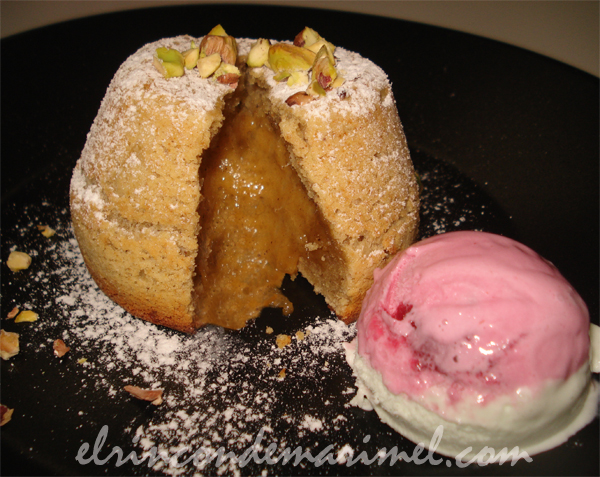 coulant de pistacho con helado