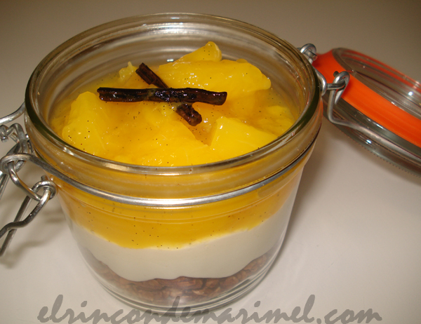 granola, queso batido y mango asado
