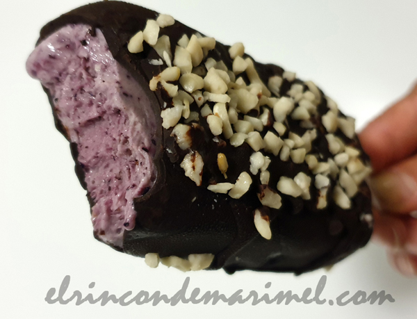 helado saludable de arándanos y chocolat
