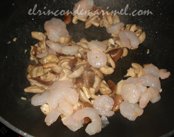 setas shiitake con gambas