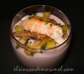 oreja rebozada con cigalas y cremoso de patata violeta