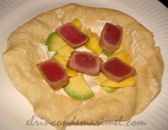 pappadums con tataki de atún