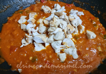 pollo al curry rojo