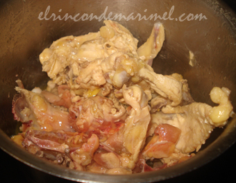 caldo de pollo
