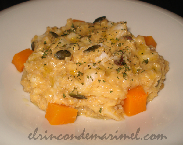 risotto de quinoa con pasas y bacalao