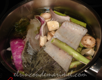 caldo de pescado