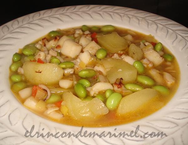 caldereta de sepia al curry con edamame