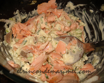 ensalada de apionabo con manzana verde y salmón