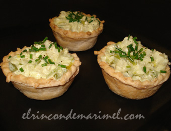 tartaletas de bacalao con salsa de pimiento verde