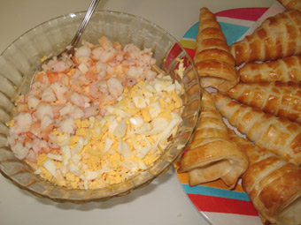 ponemos en un bol los ingredientes de la ensaladilla picados