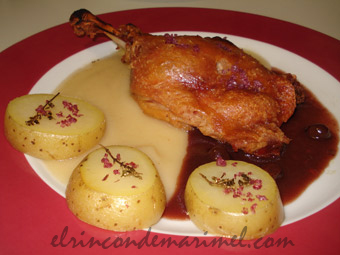 confit de pato con crema de manzana y salsa de oporto