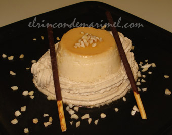 flan de turrón con crema chantilly de café