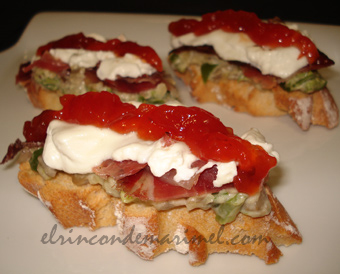 tosta de duxelle de setas, queso y jamón