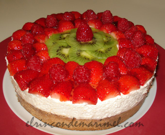 tarta de mousse de queso con frutas