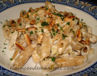 macarromes con pavo y champiñones al roquefort