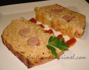 pastel de macarrones con salchichas