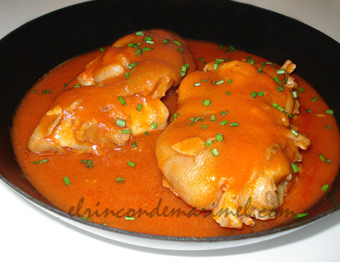 manitas de cerdo en salsa