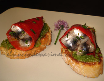piminetos al pesto rellenos de anchoas marinadas