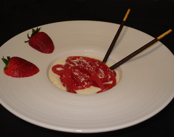 tagliatelle de fresas con salsa de chocolate blanco