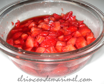 fresas maceradas en vinagre de módena